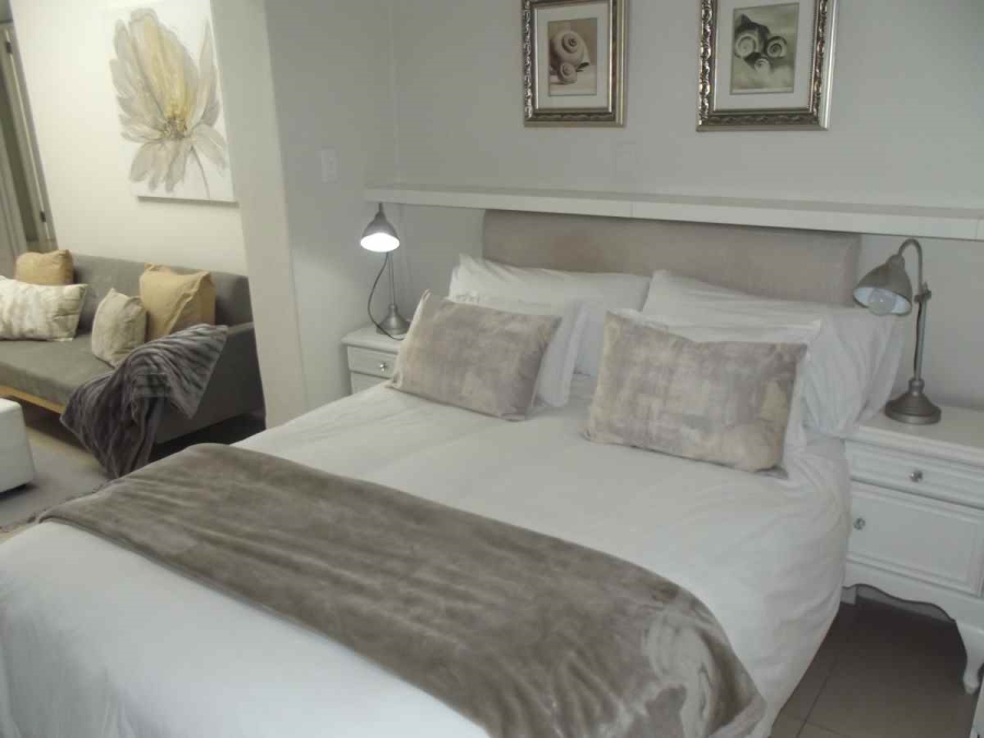 5 Bedroom Property for Sale in Bloubergstrand Western Cape